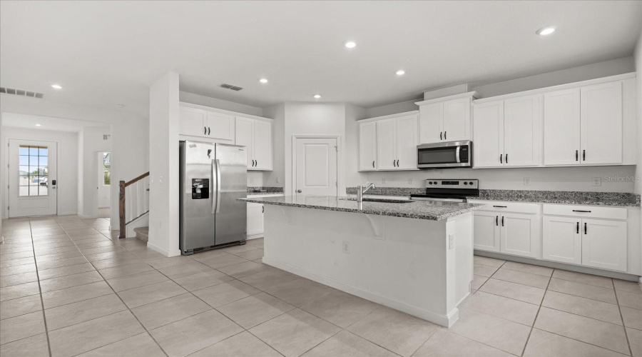 KISSIMMEE, Florida 34747, 5 Bedrooms Bedrooms, ,3 BathroomsBathrooms,Residential,For Sale,LAKESHORE BREEZE,0,MFRS5132485