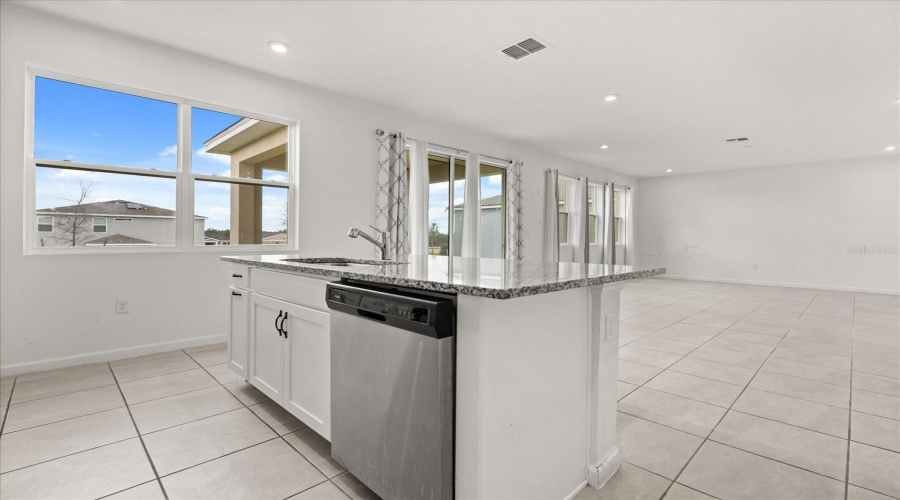 KISSIMMEE, Florida 34747, 5 Bedrooms Bedrooms, ,3 BathroomsBathrooms,Residential,For Sale,LAKESHORE BREEZE,0,MFRS5132485