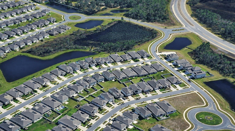 DAVENPORT, Florida 33837, 4 Bedrooms Bedrooms, ,2 BathroomsBathrooms,Residential,For Sale,BRAVE,0,MFRO6371580