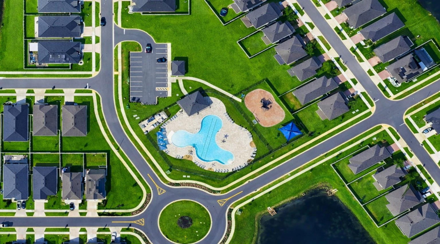 DAVENPORT, Florida 33837, 4 Bedrooms Bedrooms, ,2 BathroomsBathrooms,Residential,For Sale,BRAVE,0,MFRO6371580