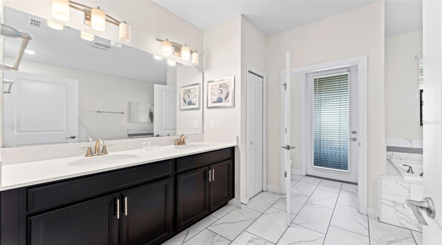 KISSIMMEE, Florida 34746, 9 Bedrooms Bedrooms, ,5 BathroomsBathrooms,Residential,For Sale,FABLE,0,MFRO6372716