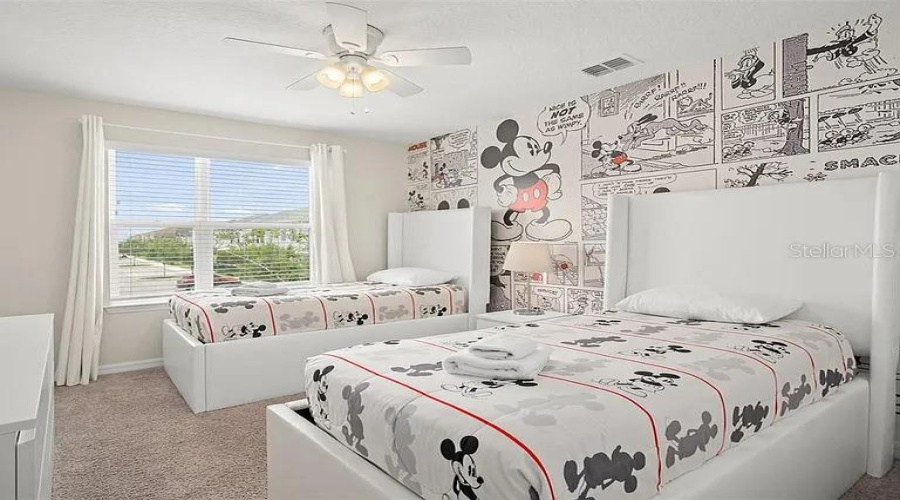 KISSIMMEE, Florida 34747, 5 Bedrooms Bedrooms, ,4 BathroomsBathrooms,Residential,For Sale,CAREY PALM,0,MFRO6367524