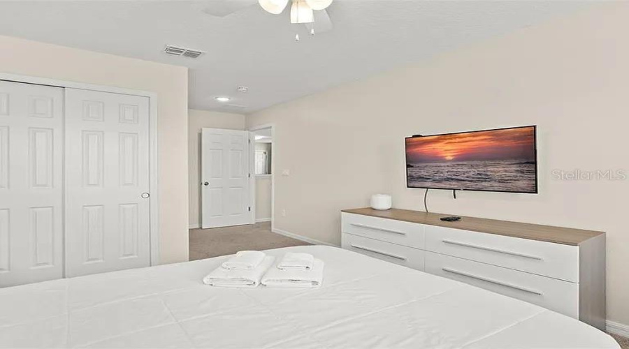 KISSIMMEE, Florida 34747, 5 Bedrooms Bedrooms, ,4 BathroomsBathrooms,Residential,For Sale,CAREY PALM,0,MFRO6367524