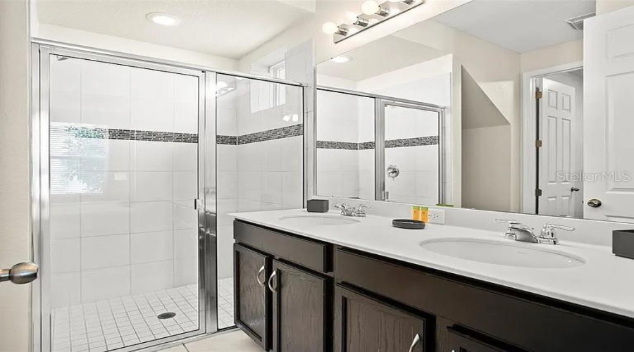 KISSIMMEE, Florida 34747, 5 Bedrooms Bedrooms, ,4 BathroomsBathrooms,Residential,For Sale,CAREY PALM,0,MFRO6367524