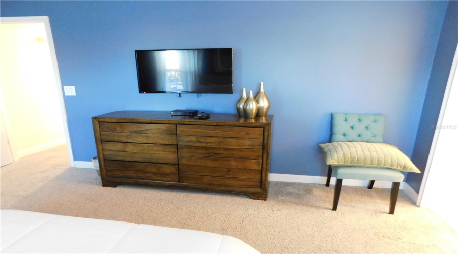 DAVENPORT, Florida 33896, 4 Bedrooms Bedrooms, ,3 BathroomsBathrooms,Residential,For Sale,DOGLEG,0,MFRS5126086