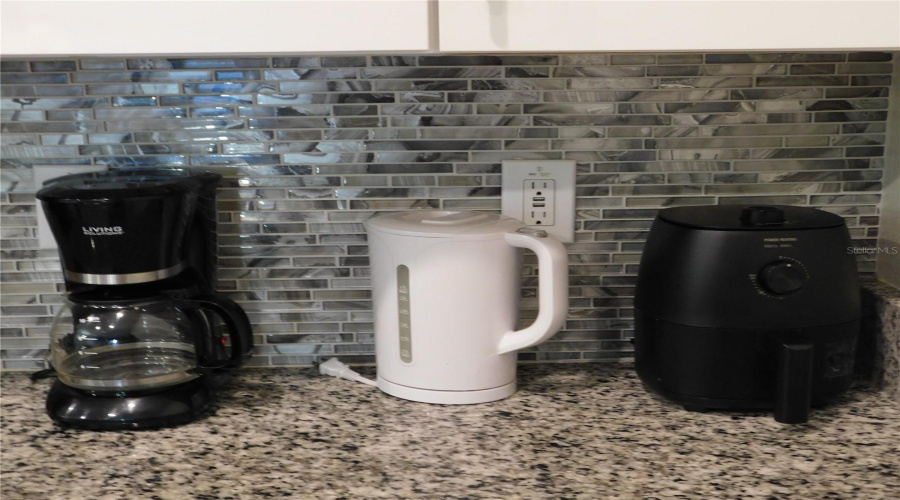 DAVENPORT, Florida 33896, 4 Bedrooms Bedrooms, ,3 BathroomsBathrooms,Residential,For Sale,DOGLEG,0,MFRS5126086