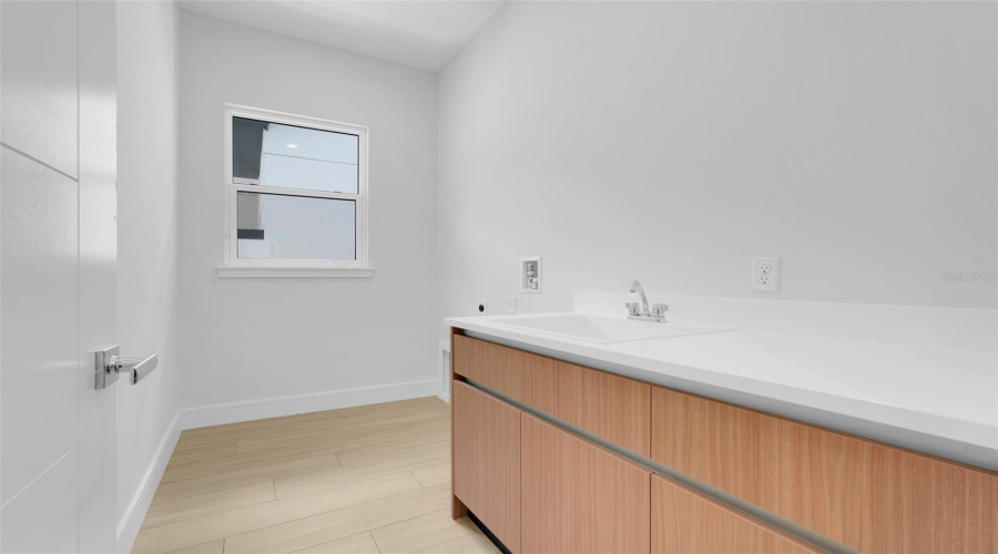 DAVENPORT, Florida 33837, 4 Bedrooms Bedrooms, ,3 BathroomsBathrooms,Residential,For Sale,KENSINGTON,0,MFRO6373000