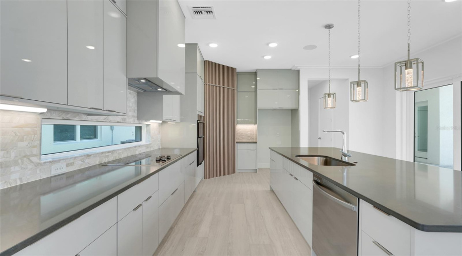 DAVENPORT, Florida 33837, 4 Bedrooms Bedrooms, ,3 BathroomsBathrooms,Residential,For Sale,KENSINGTON,0,MFRO6372980