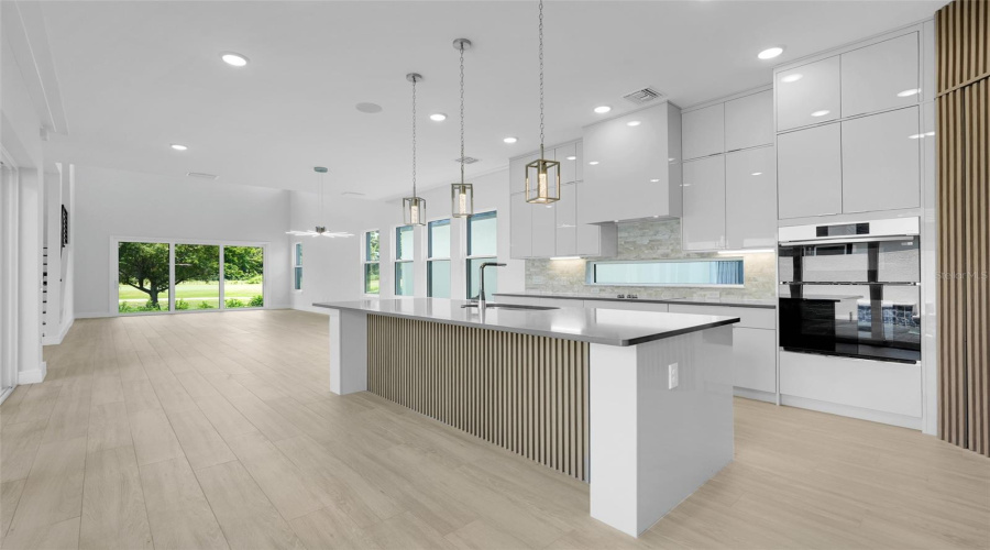 DAVENPORT, Florida 33837, 4 Bedrooms Bedrooms, ,3 BathroomsBathrooms,Residential,For Sale,KENSINGTON,0,MFRO6372980