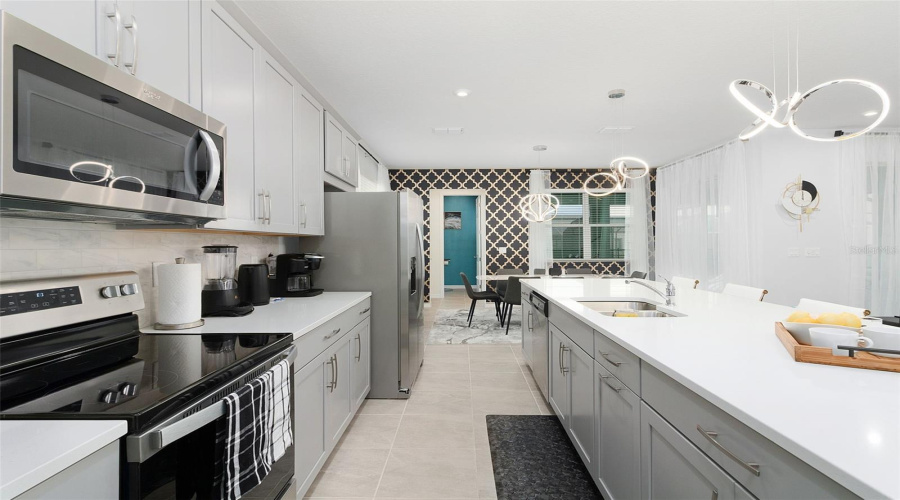 KISSIMMEE, Florida 34747, 6 Bedrooms Bedrooms, ,4 BathroomsBathrooms,Residential,For Sale,TROPICAL PALMS,0,MFRS5118043