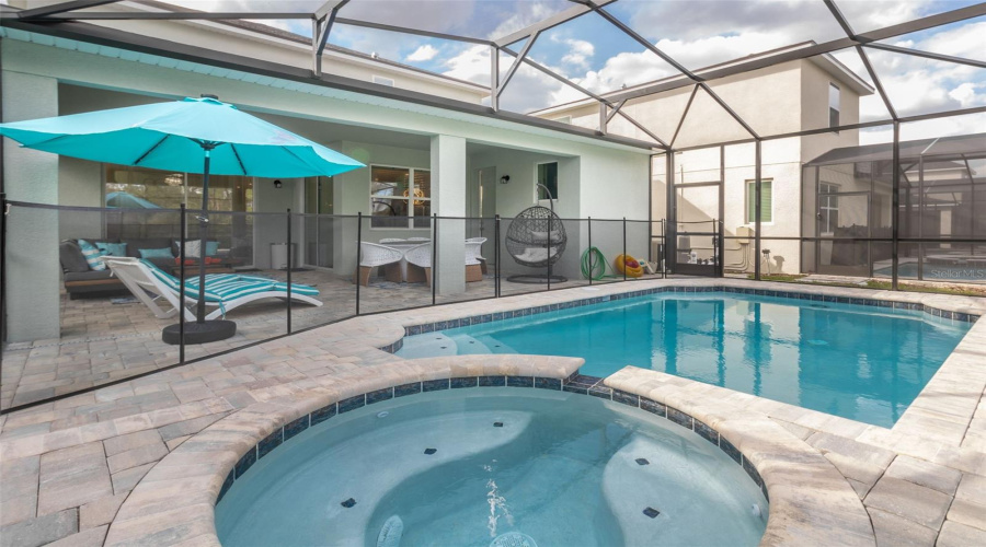 KISSIMMEE, Florida 34747, 6 Bedrooms Bedrooms, ,4 BathroomsBathrooms,Residential,For Sale,TROPICAL PALMS,0,MFRS5118043