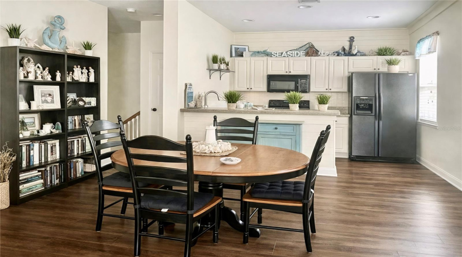 Garage Apt Kitchen/Dining
