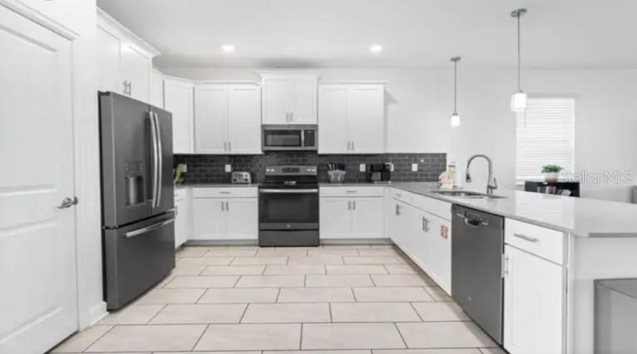 DAVENPORT, Florida 33896, 8 Bedrooms Bedrooms, ,5 BathroomsBathrooms,Residential,For Sale,OCEAN COURSE,0,MFRS5141603