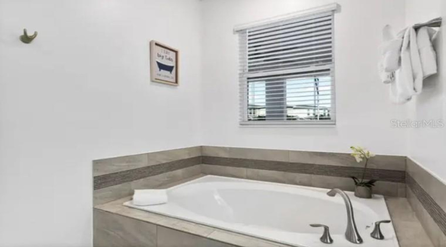 DAVENPORT, Florida 33896, 8 Bedrooms Bedrooms, ,5 BathroomsBathrooms,Residential,For Sale,OCEAN COURSE,0,MFRS5141603