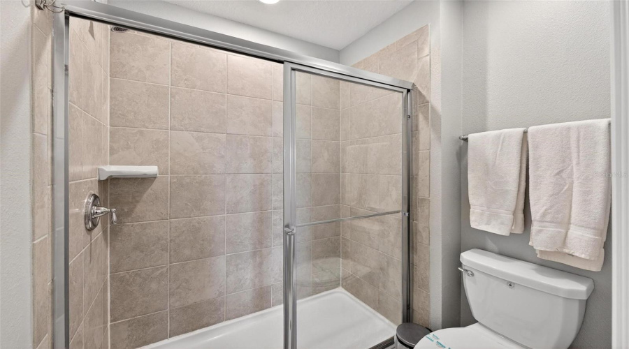 DAVENPORT, Florida 33837, 5 Bedrooms Bedrooms, ,4 BathroomsBathrooms,Residential,For Sale,OAK SPRING,0,MFRO6373223