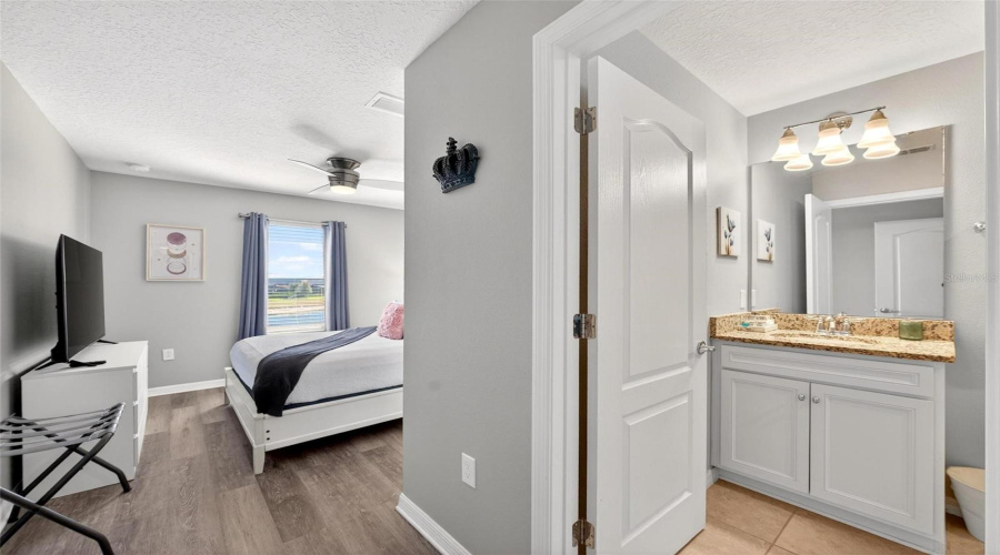 DAVENPORT, Florida 33837, 5 Bedrooms Bedrooms, ,4 BathroomsBathrooms,Residential,For Sale,OAK SPRING,0,MFRO6373223