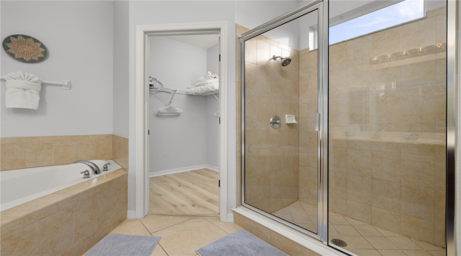 DAVENPORT, Florida 33837, 5 Bedrooms Bedrooms, ,4 BathroomsBathrooms,Residential,For Sale,YELLOW SNAPDRAGON,0,MFRO6372322