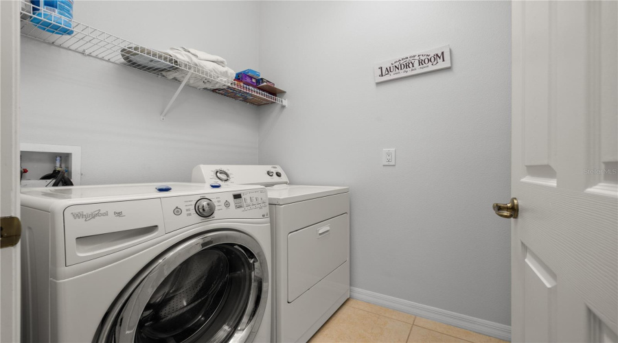 DAVENPORT, Florida 33837, 5 Bedrooms Bedrooms, ,4 BathroomsBathrooms,Residential,For Sale,YELLOW SNAPDRAGON,0,MFRO6372322