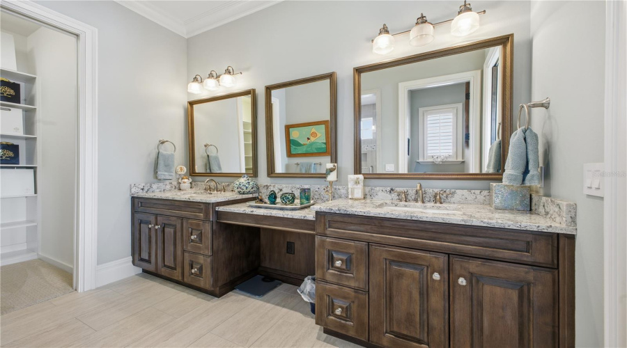 GOLDEN OAK, Florida 32836, 5 Bedrooms Bedrooms, ,5 BathroomsBathrooms,Residential,For Sale,CARTHAY,0,MFRO6373084