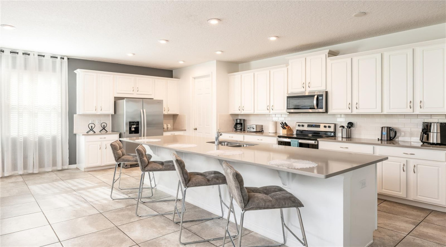 KISSIMMEE, Florida 34747, 9 Bedrooms Bedrooms, ,6 BathroomsBathrooms,Residential,For Sale,CAROLINE BAY,0,MFRS5141230