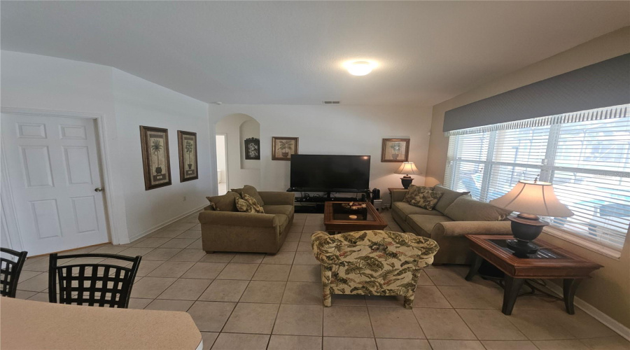 KISSIMMEE, Florida 34747, 6 Bedrooms Bedrooms, ,4 BathroomsBathrooms,Residential,For Sale,DINVILLE,0,MFRO6373177