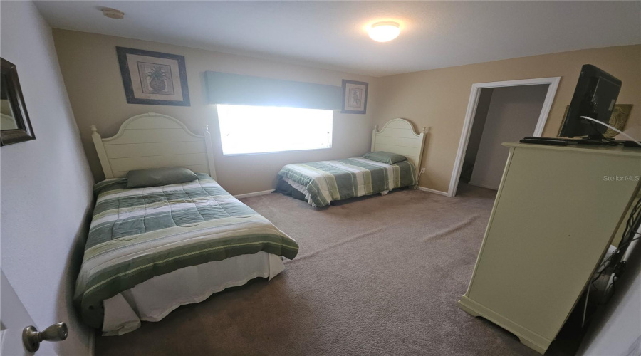 KISSIMMEE, Florida 34747, 6 Bedrooms Bedrooms, ,4 BathroomsBathrooms,Residential,For Sale,DINVILLE,0,MFRO6373177