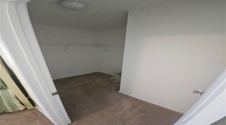 KISSIMMEE, Florida 34747, 6 Bedrooms Bedrooms, ,4 BathroomsBathrooms,Residential,For Sale,DINVILLE,0,MFRO6373177