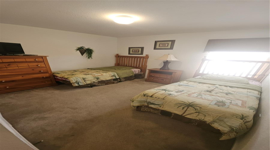 KISSIMMEE, Florida 34747, 6 Bedrooms Bedrooms, ,4 BathroomsBathrooms,Residential,For Sale,DINVILLE,0,MFRO6373177