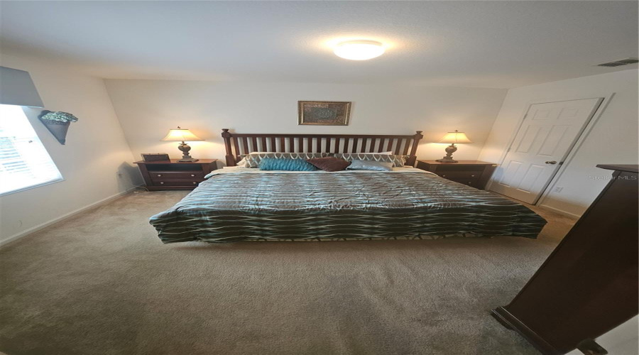 KISSIMMEE, Florida 34747, 6 Bedrooms Bedrooms, ,4 BathroomsBathrooms,Residential,For Sale,DINVILLE,0,MFRO6373177