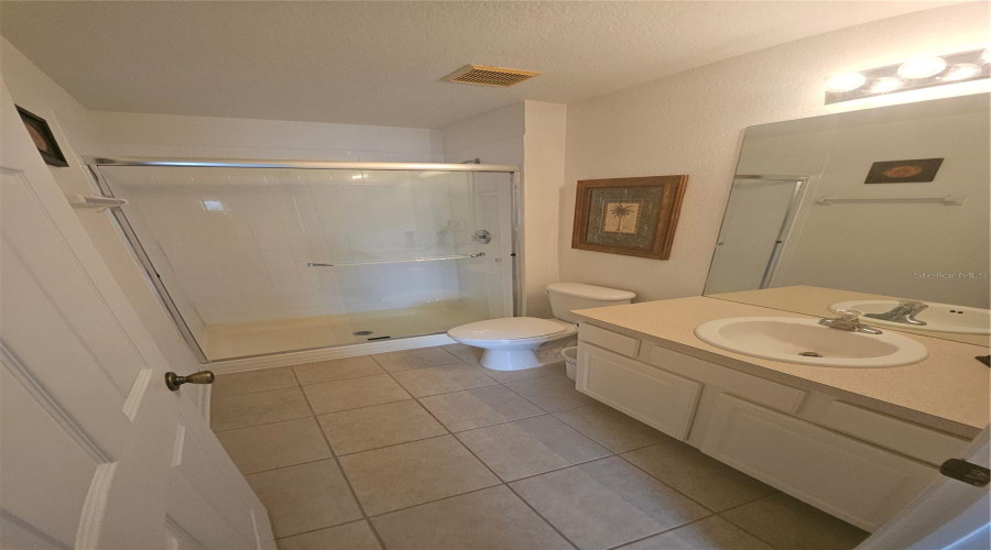 KISSIMMEE, Florida 34747, 6 Bedrooms Bedrooms, ,4 BathroomsBathrooms,Residential,For Sale,DINVILLE,0,MFRO6373177