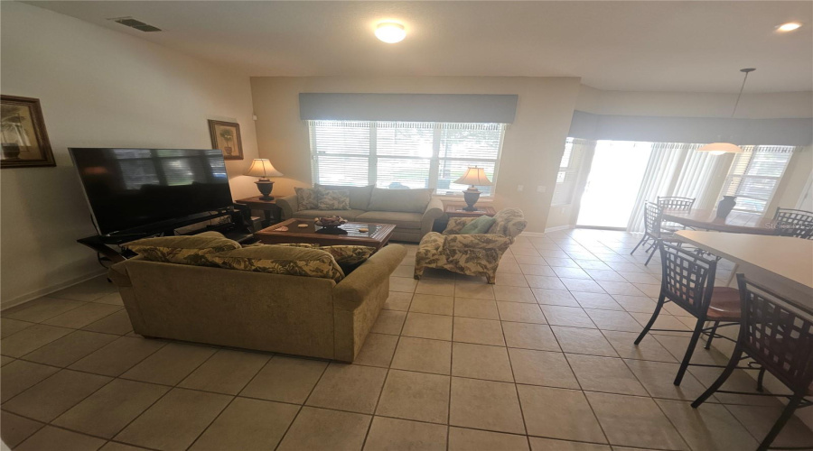 KISSIMMEE, Florida 34747, 6 Bedrooms Bedrooms, ,4 BathroomsBathrooms,Residential,For Sale,DINVILLE,0,MFRO6373177