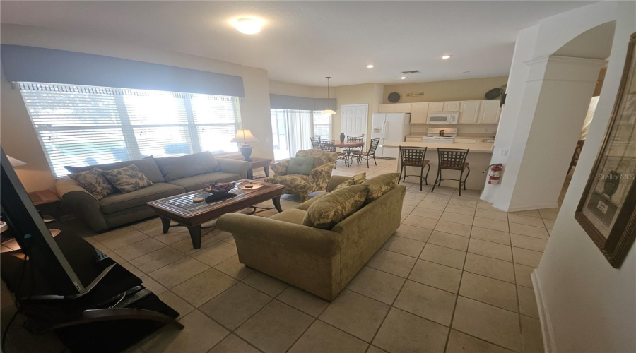 KISSIMMEE, Florida 34747, 6 Bedrooms Bedrooms, ,4 BathroomsBathrooms,Residential,For Sale,DINVILLE,0,MFRO6373177