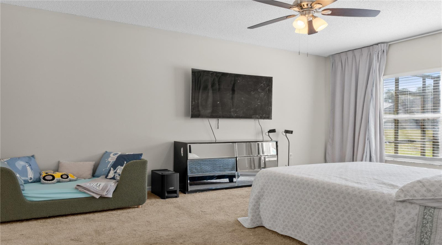 DAVENPORT, Florida 33897, 5 Bedrooms Bedrooms, ,3 BathroomsBathrooms,Residential,For Sale,LANGHAM,0,MFRO6372795