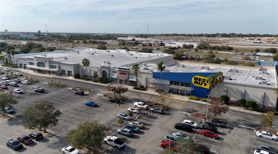 DAVENPORT, Florida 33897, 5 Bedrooms Bedrooms, ,3 BathroomsBathrooms,Residential,For Sale,LANGHAM,0,MFRO6372795