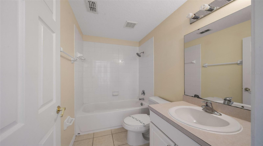 DAVENPORT, Florida 33897, 5 Bedrooms Bedrooms, ,3 BathroomsBathrooms,Residential,For Sale,HIGHGATE PARK,0,MFRO6372761