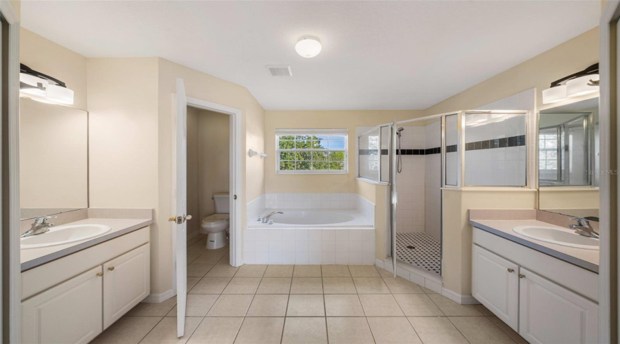 DAVENPORT, Florida 33897, 5 Bedrooms Bedrooms, ,3 BathroomsBathrooms,Residential,For Sale,HIGHGATE PARK,0,MFRO6372761