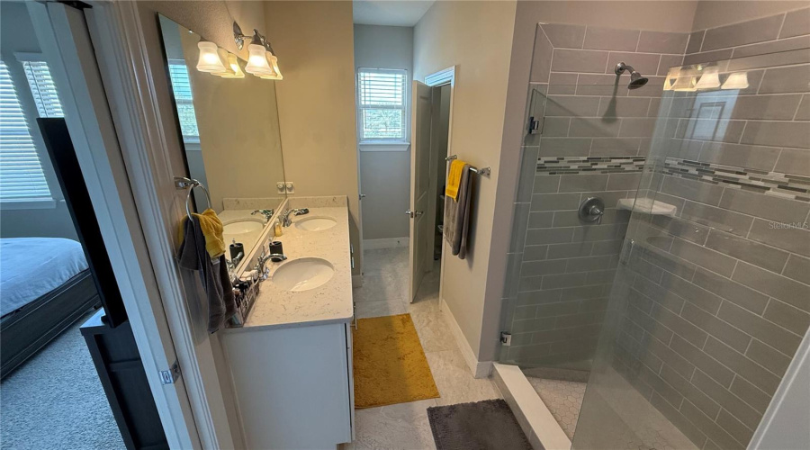 ORLANDO, Florida 32836, 4 Bedrooms Bedrooms, ,3 BathroomsBathrooms,Residential,For Sale,SWEET STAR,0,MFRO6373281