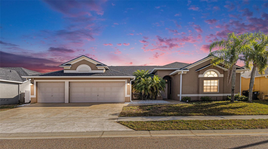DAVENPORT, Florida 33897, 4 Bedrooms Bedrooms, ,4 BathroomsBathrooms,Residential,For Sale,COVENTRY,0,MFRO6373370