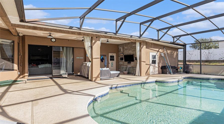 DAVENPORT, Florida 33897, 4 Bedrooms Bedrooms, ,4 BathroomsBathrooms,Residential,For Sale,COVENTRY,0,MFRO6373370