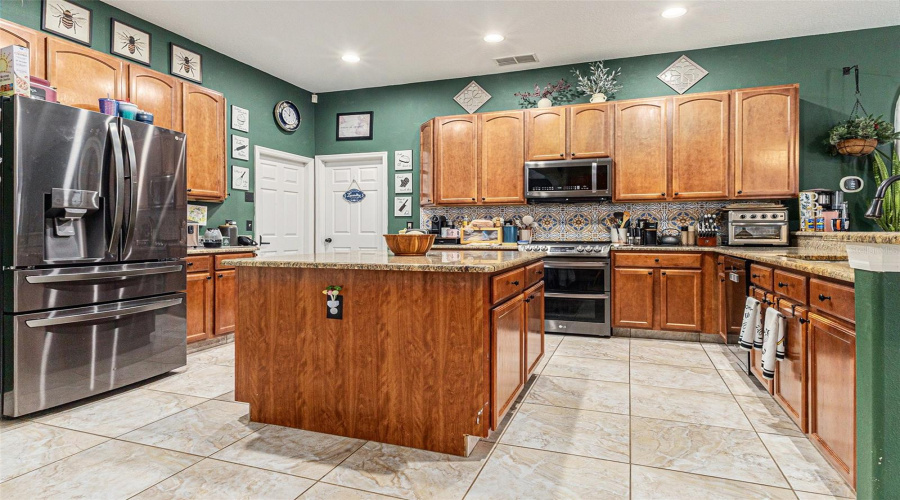 DAVENPORT, Florida 33897, 4 Bedrooms Bedrooms, ,4 BathroomsBathrooms,Residential,For Sale,COVENTRY,0,MFRO6373370