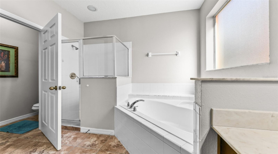 DAVENPORT, Florida 33837, 5 Bedrooms Bedrooms, ,4 BathroomsBathrooms,Residential,For Sale,ORANGE COSMOS,0,MFRL4958410