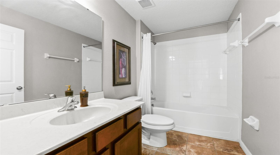 DAVENPORT, Florida 33837, 5 Bedrooms Bedrooms, ,4 BathroomsBathrooms,Residential,For Sale,ORANGE COSMOS,0,MFRL4958410