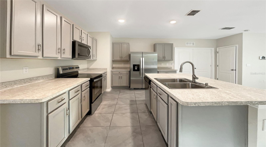 DAVENPORT, Florida 33837, 3 Bedrooms Bedrooms, ,2 BathroomsBathrooms,Residential,For Sale,GINA,0,MFRO6249500