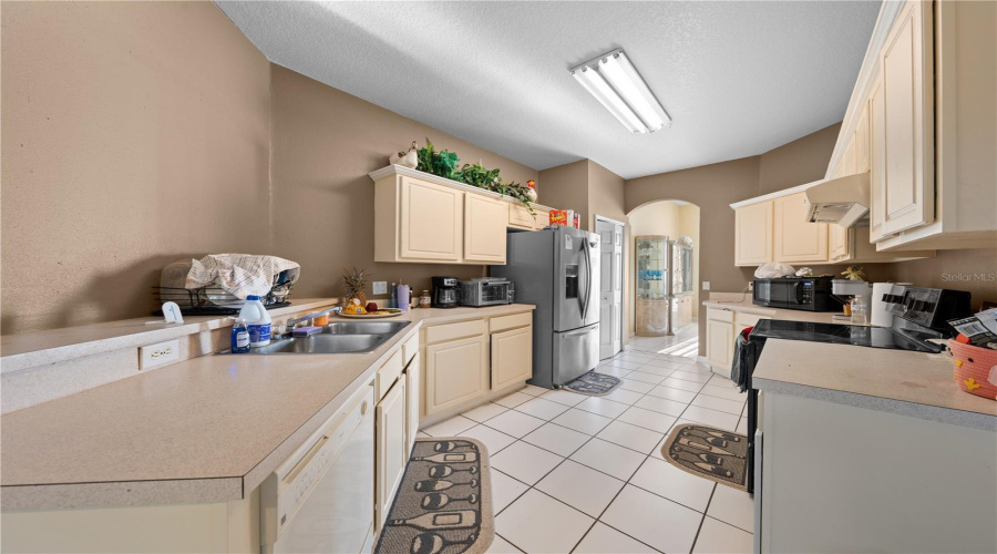 KISSIMMEE, Florida 34746, 4 Bedrooms Bedrooms, ,2 BathroomsBathrooms,Residential,For Sale,BIEL,0,MFRS5141675