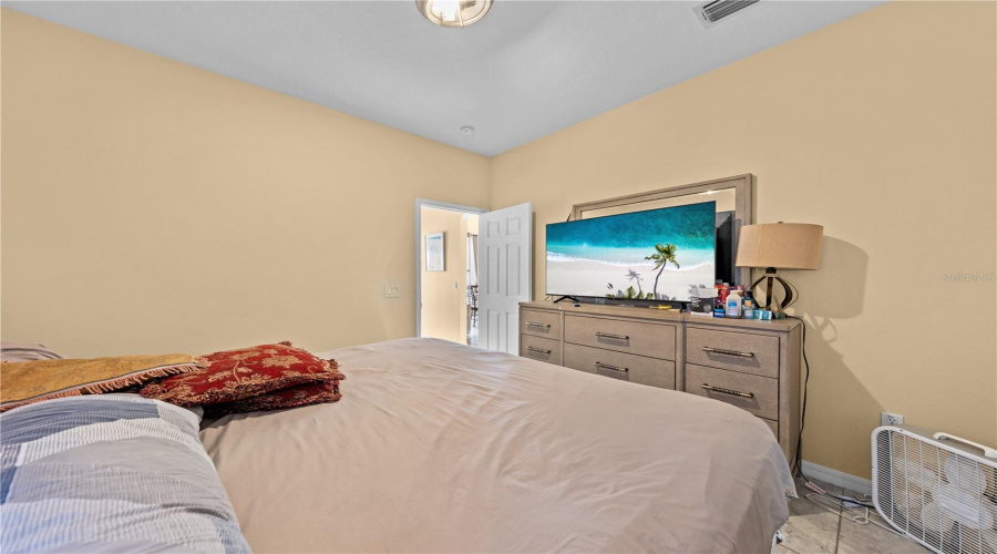 KISSIMMEE, Florida 34746, 4 Bedrooms Bedrooms, ,2 BathroomsBathrooms,Residential,For Sale,BIEL,0,MFRS5141675