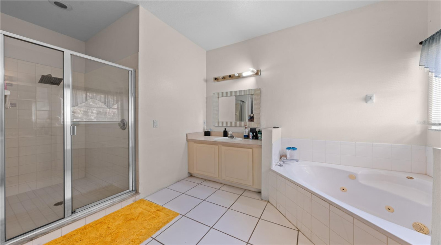 KISSIMMEE, Florida 34746, 4 Bedrooms Bedrooms, ,2 BathroomsBathrooms,Residential,For Sale,BIEL,0,MFRS5141675