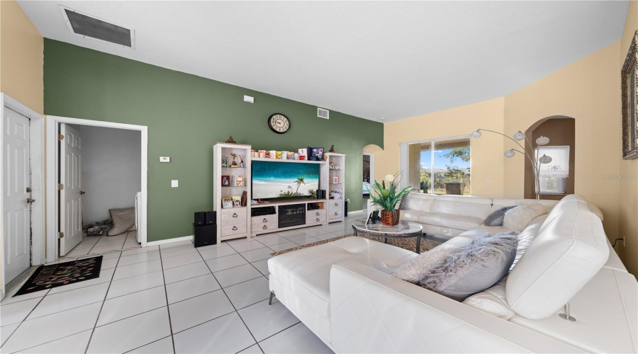 KISSIMMEE, Florida 34746, 4 Bedrooms Bedrooms, ,2 BathroomsBathrooms,Residential,For Sale,BIEL,0,MFRS5141675