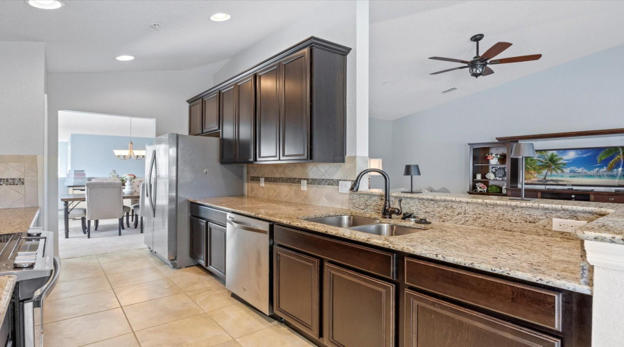 DAVENPORT, Florida 33896, 2 Bedrooms Bedrooms, ,2 BathroomsBathrooms,Residential,For Sale,BELLA TIERRA,0,MFRO6371957