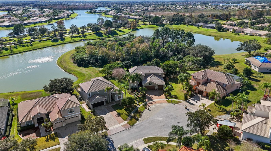 KISSIMMEE, Florida 34746, 4 Bedrooms Bedrooms, ,2 BathroomsBathrooms,Residential,For Sale,WINDWARD OAKS,0,MFRO6366143