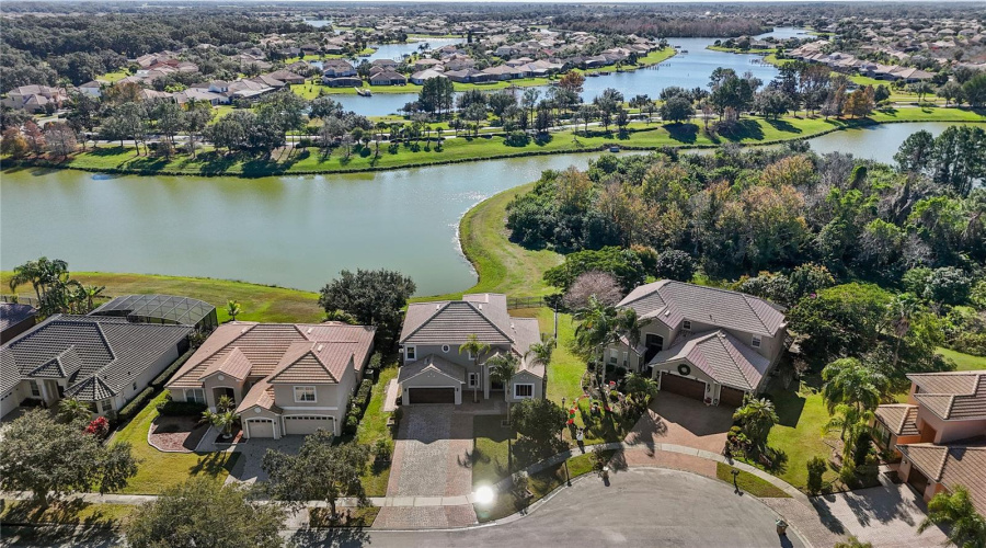 KISSIMMEE, Florida 34746, 4 Bedrooms Bedrooms, ,2 BathroomsBathrooms,Residential,For Sale,WINDWARD OAKS,0,MFRO6366143